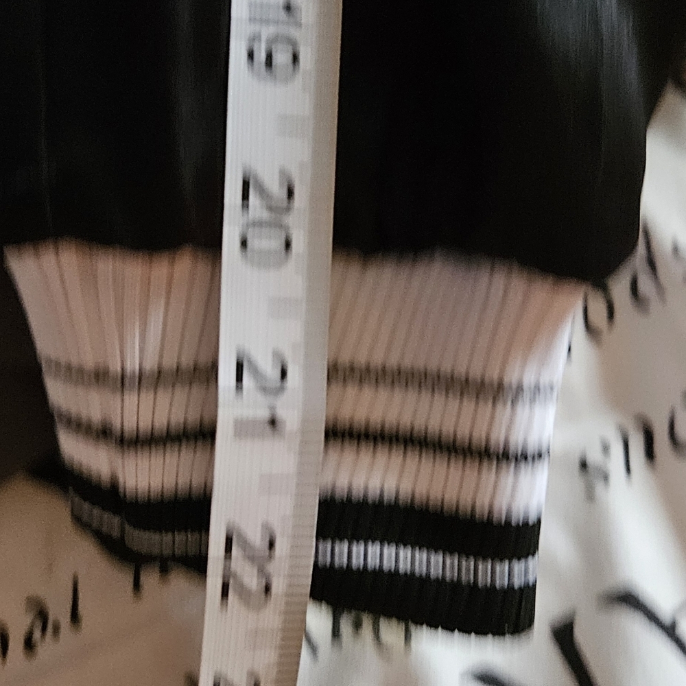 Urban Outfitters Black and White Satin Jacket - Picture 5 of 5